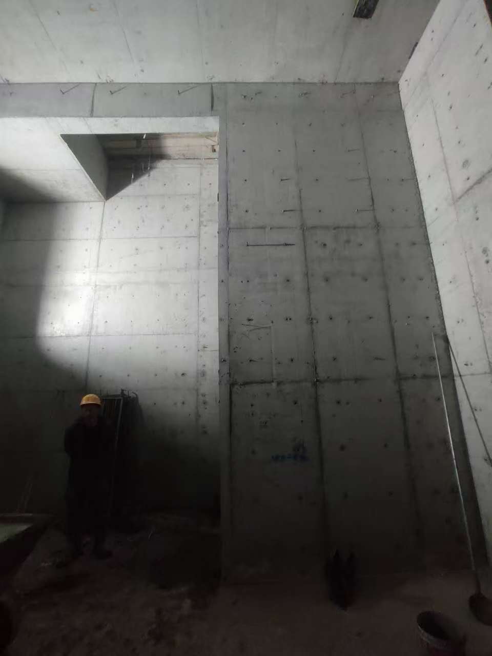 南部墙上开槽钢筋断了有影响吗